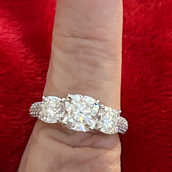 Moissanite Jewelry - Luxury 4.00 CTW Moissanite Diamond‎ 3 stone ring size 9